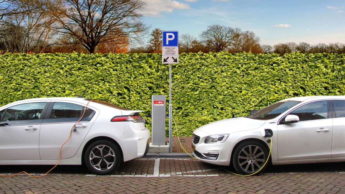 Parking place for electric vehicles